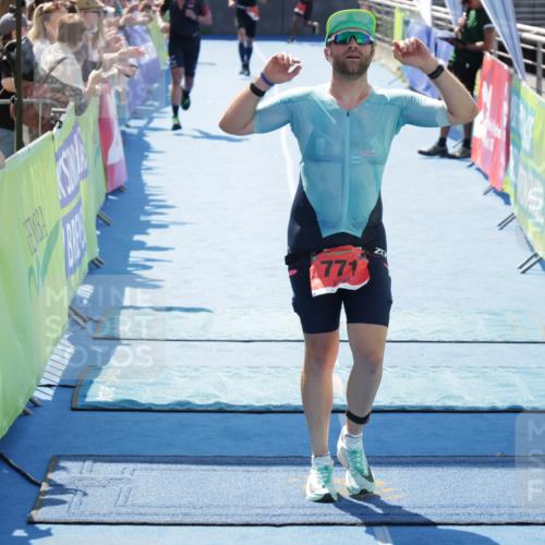 10.08.2025 - GEWOBA Citytriathlon Bremen H.Heesch http://msf.ph/oto/8554328 10.08.2025 14:08:26 Ziel 751, 771 meine-sportfotos.de