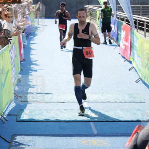 10.08.2025 - GEWOBA Citytriathlon Bremen H.Heesch http://msf.ph/oto/8554354 10.08.2025 14:08:35 Ziel 717, 751, 771, 844 meine-sportfotos.de