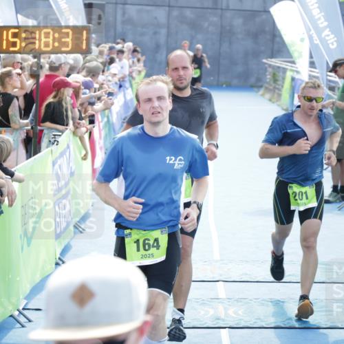 10.08.2025 - GEWOBA Citytriathlon Bremen H.Heesch http://msf.ph/oto/8554356 10.08.2025 15:18:34 Ziel 121, 129, 164, 201 meine-sportfotos.de