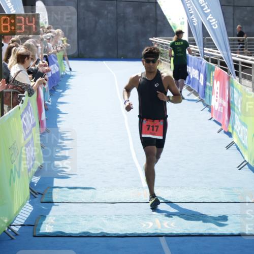 10.08.2025 - GEWOBA Citytriathlon Bremen H.Heesch http://msf.ph/oto/8554372 10.08.2025 14:08:38 Ziel 717, 751, 844 meine-sportfotos.de