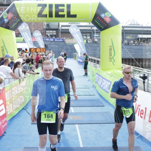 10.08.2025 - GEWOBA Citytriathlon Bremen H.Heesch http://msf.ph/oto/8554373 10.08.2025 15:18:37 Ziel 32, 121, 129, 164, 201, 215 meine-sportfotos.de