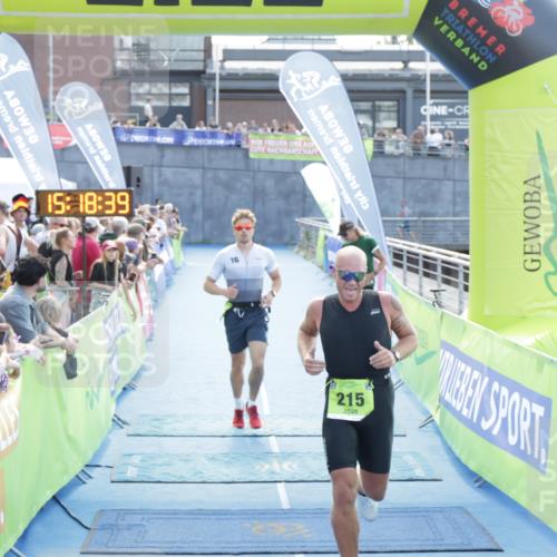10.08.2025 - GEWOBA Citytriathlon Bremen H.Heesch http://msf.ph/oto/8554381 10.08.2025 15:18:43 Ziel 32, 215 meine-sportfotos.de