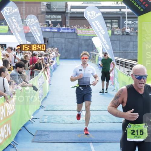 10.08.2025 - GEWOBA Citytriathlon Bremen H.Heesch http://msf.ph/oto/8554389 10.08.2025 15:18:44 Ziel 32, 215 meine-sportfotos.de