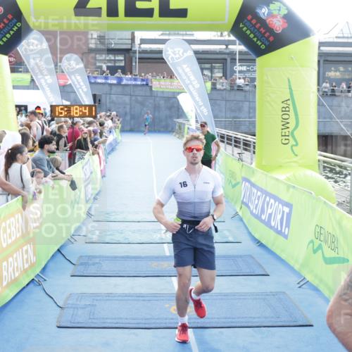 10.08.2025 - GEWOBA Citytriathlon Bremen H.Heesch http://msf.ph/oto/8554401 10.08.2025 15:18:45 Ziel 32, 215 meine-sportfotos.de