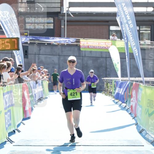 10.08.2025 - GEWOBA Citytriathlon Bremen H.Heesch http://msf.ph/oto/8554406 10.08.2025 15:51:01 Ziel 421 meine-sportfotos.de