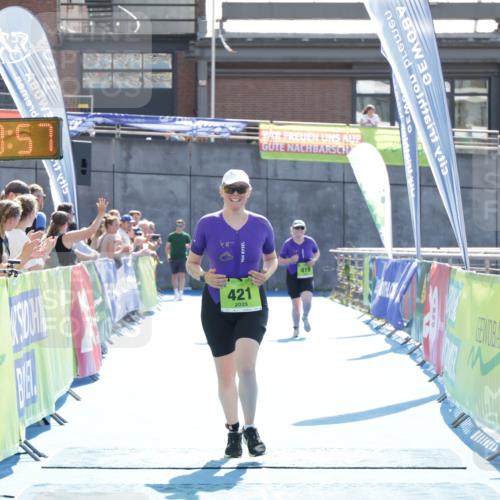 10.08.2025 - GEWOBA Citytriathlon Bremen H.Heesch http://msf.ph/oto/8554409 10.08.2025 15:51:01 Ziel 421 meine-sportfotos.de