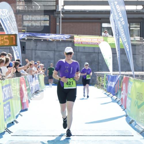 10.08.2025 - GEWOBA Citytriathlon Bremen H.Heesch http://msf.ph/oto/8554415 10.08.2025 15:51:02 Ziel 140, 419, 421 meine-sportfotos.de
