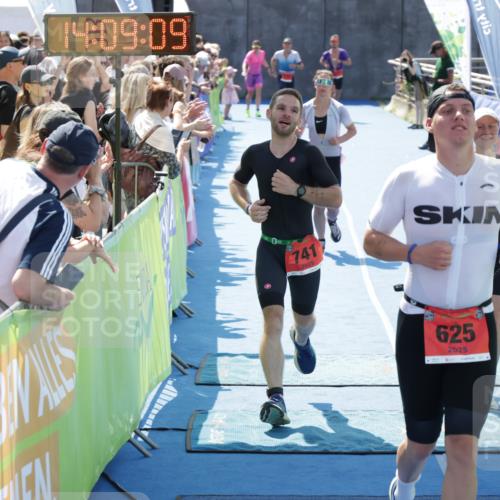 10.08.2025 - GEWOBA Citytriathlon Bremen H.Heesch http://msf.ph/oto/8554423 10.08.2025 14:09:12 Ziel 625, 741, 959, 960 meine-sportfotos.de
