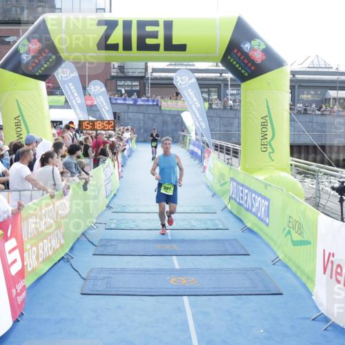 10.08.2025 - GEWOBA Citytriathlon Bremen H.Heesch http://msf.ph/oto/8554432 10.08.2025 15:18:56 Ziel 195, 281 meine-sportfotos.de
