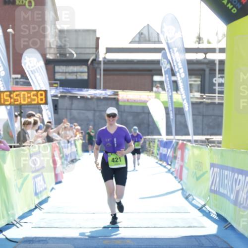 10.08.2025 - GEWOBA Citytriathlon Bremen H.Heesch http://msf.ph/oto/8554436 10.08.2025 15:51:02 Ziel 140, 419, 421 meine-sportfotos.de