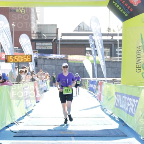 10.08.2025 - GEWOBA Citytriathlon Bremen H.Heesch http://msf.ph/oto/8554439 10.08.2025 15:51:02 Ziel 140, 419, 421 meine-sportfotos.de