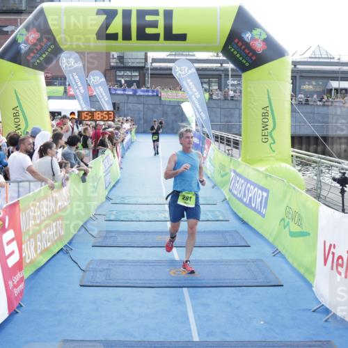 10.08.2025 - GEWOBA Citytriathlon Bremen H.Heesch http://msf.ph/oto/8554440 10.08.2025 15:18:57 Ziel 195, 281 meine-sportfotos.de
