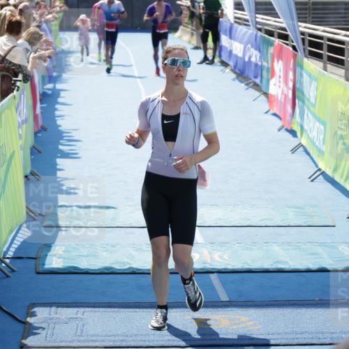 10.08.2025 - GEWOBA Citytriathlon Bremen H.Heesch http://msf.ph/oto/8554446 10.08.2025 14:09:16 Ziel 625, 741, 959, 960 meine-sportfotos.de