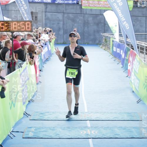 10.08.2025 - GEWOBA Citytriathlon Bremen H.Heesch http://msf.ph/oto/8554448 10.08.2025 15:19:02 Ziel 195, 263, 281 meine-sportfotos.de