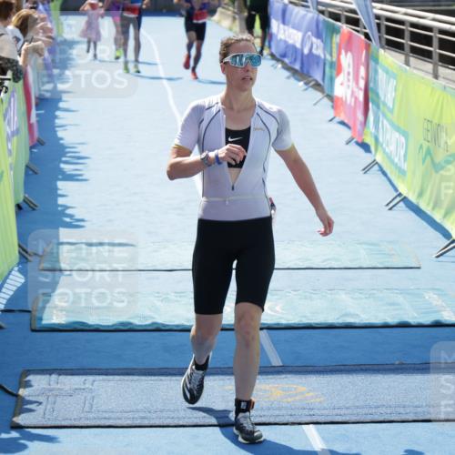 10.08.2025 - GEWOBA Citytriathlon Bremen H.Heesch http://msf.ph/oto/8554450 10.08.2025 14:09:16 Ziel 625, 741, 959, 960 meine-sportfotos.de