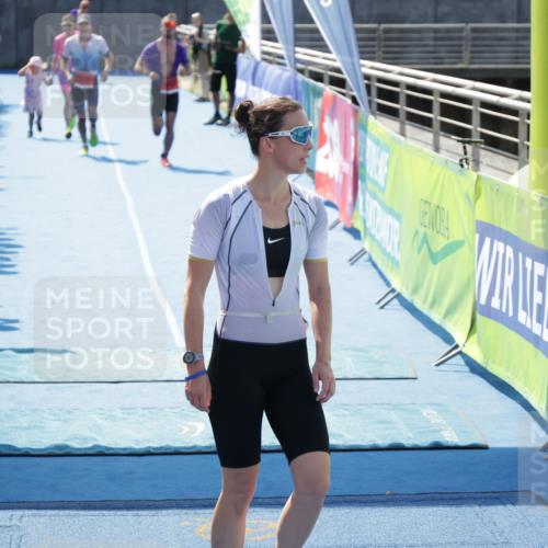 10.08.2025 - GEWOBA Citytriathlon Bremen H.Heesch http://msf.ph/oto/8554458 10.08.2025 14:09:17 Ziel 625, 693, 741, 875, 956, 959, 960 meine-sportfotos.de