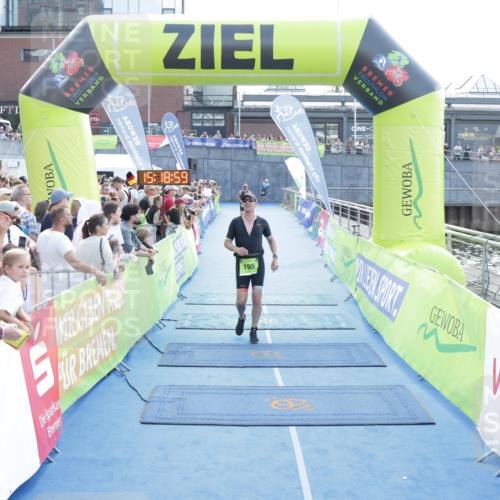 10.08.2025 - GEWOBA Citytriathlon Bremen H.Heesch http://msf.ph/oto/8554459 10.08.2025 15:19:03 Ziel 195, 263, 281 meine-sportfotos.de