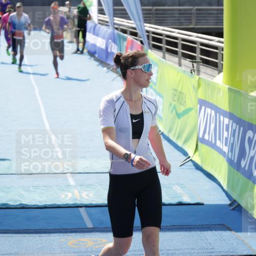 10.08.2025 - GEWOBA Citytriathlon Bremen H.Heesch http://msf.ph/oto/8554461 10.08.2025 14:09:17 Ziel 625, 693, 741, 875, 956, 959, 960 meine-sportfotos.de