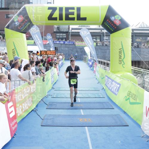 10.08.2025 - GEWOBA Citytriathlon Bremen H.Heesch http://msf.ph/oto/8554462 10.08.2025 15:19:03 Ziel 195, 263, 281 meine-sportfotos.de