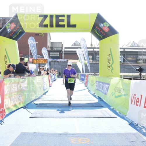 10.08.2025 - GEWOBA Citytriathlon Bremen H.Heesch http://msf.ph/oto/8554467 10.08.2025 15:51:03 Ziel 140, 419, 421 meine-sportfotos.de