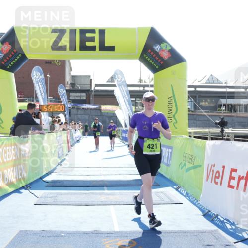 10.08.2025 - GEWOBA Citytriathlon Bremen H.Heesch http://msf.ph/oto/8554490 10.08.2025 15:51:04 Ziel 140, 419, 421 meine-sportfotos.de