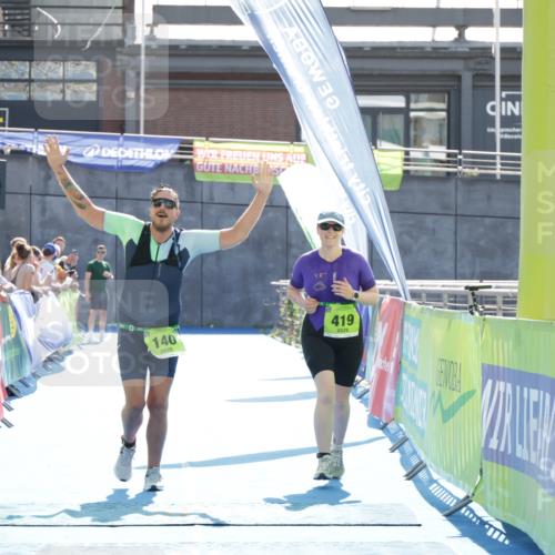 10.08.2025 - GEWOBA Citytriathlon Bremen H.Heesch http://msf.ph/oto/8554499 10.08.2025 15:51:07 Ziel 140, 419, 421 meine-sportfotos.de