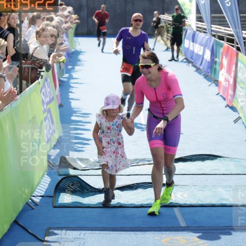 10.08.2025 - GEWOBA Citytriathlon Bremen H.Heesch http://msf.ph/oto/8554505 10.08.2025 14:09:25 Ziel 626, 693, 875, 956 meine-sportfotos.de