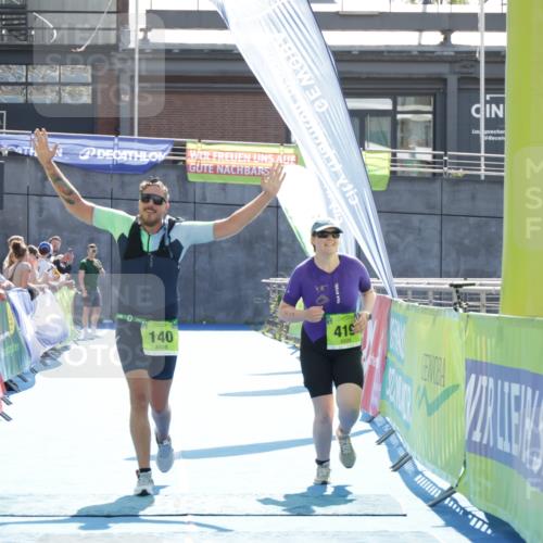 10.08.2025 - GEWOBA Citytriathlon Bremen H.Heesch http://msf.ph/oto/8554508 10.08.2025 15:51:07 Ziel 140, 419, 421 meine-sportfotos.de