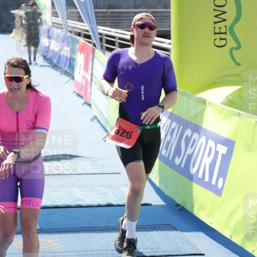 10.08.2025 - GEWOBA Citytriathlon Bremen H.Heesch http://msf.ph/oto/8554513 10.08.2025 14:09:27 Ziel 626, 693, 875, 956 meine-sportfotos.de