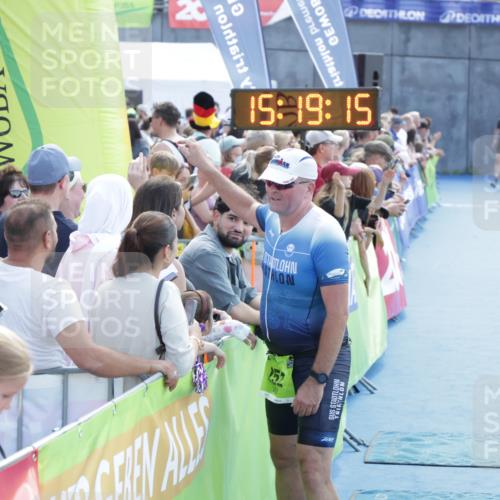 10.08.2025 - GEWOBA Citytriathlon Bremen H.Heesch http://msf.ph/oto/8554527 10.08.2025 15:19:19 Ziel 252 meine-sportfotos.de