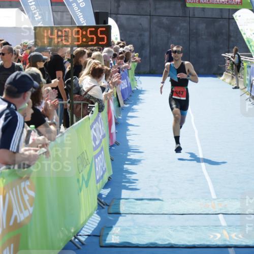 10.08.2025 - GEWOBA Citytriathlon Bremen H.Heesch http://msf.ph/oto/8554529 10.08.2025 14:09:59 Ziel 647 meine-sportfotos.de