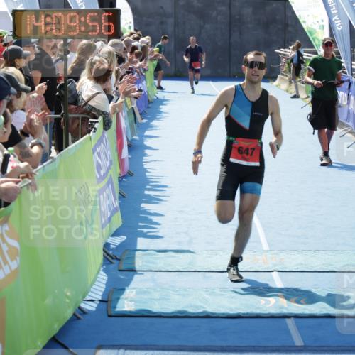 10.08.2025 - GEWOBA Citytriathlon Bremen H.Heesch http://msf.ph/oto/8554538 10.08.2025 14:10:00 Ziel 647 meine-sportfotos.de