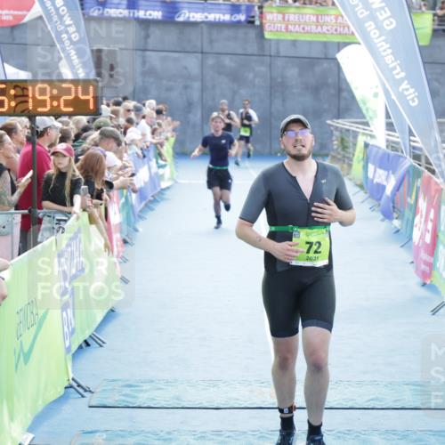 10.08.2025 - GEWOBA Citytriathlon Bremen H.Heesch http://msf.ph/oto/8554553 10.08.2025 15:19:28 Ziel 5, 72 meine-sportfotos.de