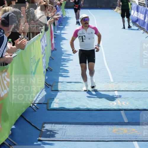 10.08.2025 - GEWOBA Citytriathlon Bremen H.Heesch http://msf.ph/oto/8554569 10.08.2025 14:10:11 Ziel 682, 824, 1015 meine-sportfotos.de