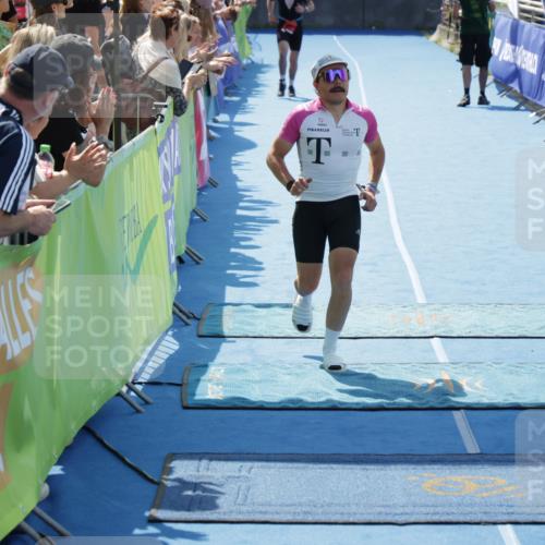 10.08.2025 - GEWOBA Citytriathlon Bremen H.Heesch http://msf.ph/oto/8554573 10.08.2025 14:10:11 Ziel 682, 824, 1015 meine-sportfotos.de