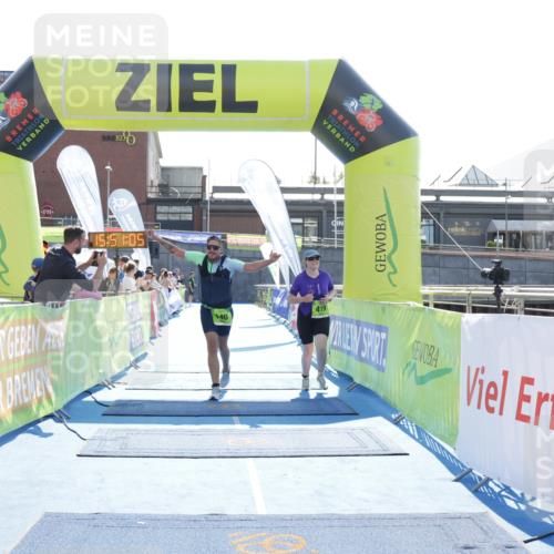 10.08.2025 - GEWOBA Citytriathlon Bremen H.Heesch http://msf.ph/oto/8554575 10.08.2025 15:51:09 Ziel 140, 419, 421 meine-sportfotos.de