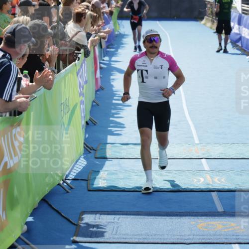 10.08.2025 - GEWOBA Citytriathlon Bremen H.Heesch http://msf.ph/oto/8554577 10.08.2025 14:10:11 Ziel 682, 824, 1015 meine-sportfotos.de