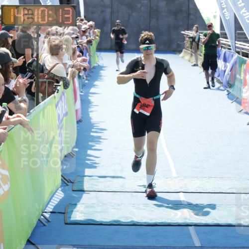 10.08.2025 - GEWOBA Citytriathlon Bremen H.Heesch http://msf.ph/oto/8554585 10.08.2025 14:10:16 Ziel 682, 1015 meine-sportfotos.de
