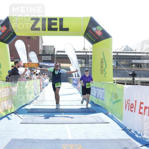 10.08.2025 - GEWOBA Citytriathlon Bremen H.Heesch http://msf.ph/oto/8554587 10.08.2025 15:51:09 Ziel 140, 419, 421 meine-sportfotos.de