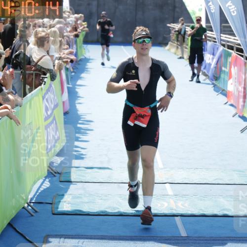 10.08.2025 - GEWOBA Citytriathlon Bremen H.Heesch http://msf.ph/oto/8554593 10.08.2025 14:10:17 Ziel 682 meine-sportfotos.de