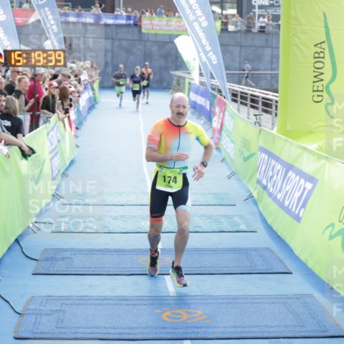10.08.2025 - GEWOBA Citytriathlon Bremen H.Heesch http://msf.ph/oto/8554596 10.08.2025 15:19:43 Ziel 106, 174 meine-sportfotos.de