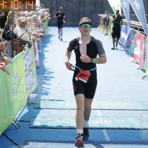 10.08.2025 - GEWOBA Citytriathlon Bremen H.Heesch http://msf.ph/oto/8554598 10.08.2025 14:10:17 Ziel 682 meine-sportfotos.de