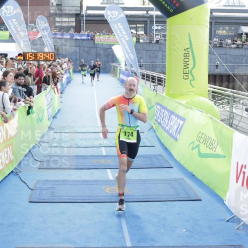 10.08.2025 - GEWOBA Citytriathlon Bremen H.Heesch http://msf.ph/oto/8554600 10.08.2025 15:19:44 Ziel 106, 174, 431 meine-sportfotos.de
