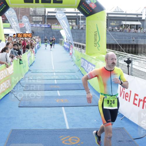 10.08.2025 - GEWOBA Citytriathlon Bremen H.Heesch http://msf.ph/oto/8554606 10.08.2025 15:19:44 Ziel 106, 174, 431 meine-sportfotos.de