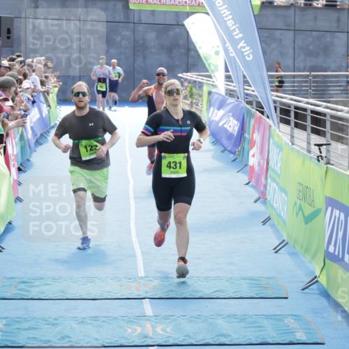 10.08.2025 - GEWOBA Citytriathlon Bremen H.Heesch http://msf.ph/oto/8554609 10.08.2025 15:19:49 Ziel 123, 174, 224, 431 meine-sportfotos.de