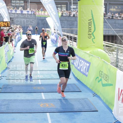 10.08.2025 - GEWOBA Citytriathlon Bremen H.Heesch http://msf.ph/oto/8554623 10.08.2025 15:19:51 Ziel 123, 224, 431 meine-sportfotos.de