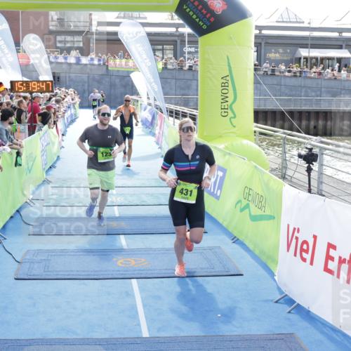 10.08.2025 - GEWOBA Citytriathlon Bremen H.Heesch http://msf.ph/oto/8554627 10.08.2025 15:19:51 Ziel 123, 224, 431 meine-sportfotos.de