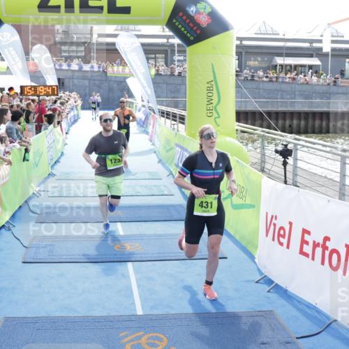 10.08.2025 - GEWOBA Citytriathlon Bremen H.Heesch http://msf.ph/oto/8554631 10.08.2025 15:19:51 Ziel 123, 224, 431 meine-sportfotos.de