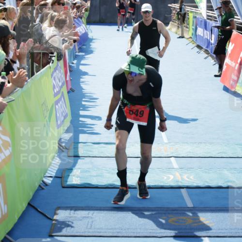 10.08.2025 - GEWOBA Citytriathlon Bremen H.Heesch http://msf.ph/oto/8554632 10.08.2025 14:10:36 Ziel 649, 656, 698 meine-sportfotos.de