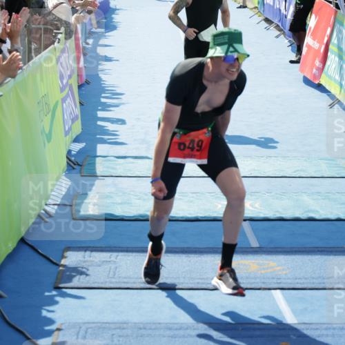 10.08.2025 - GEWOBA Citytriathlon Bremen H.Heesch http://msf.ph/oto/8554635 10.08.2025 14:10:37 Ziel 649, 656, 698 meine-sportfotos.de